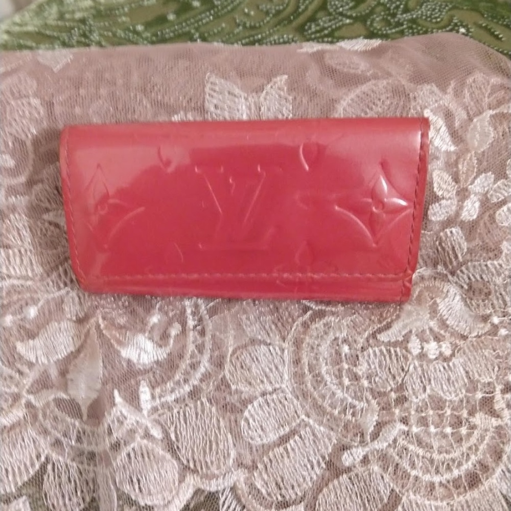 Louis Vuitton Monogram 4 Key Case Vernis